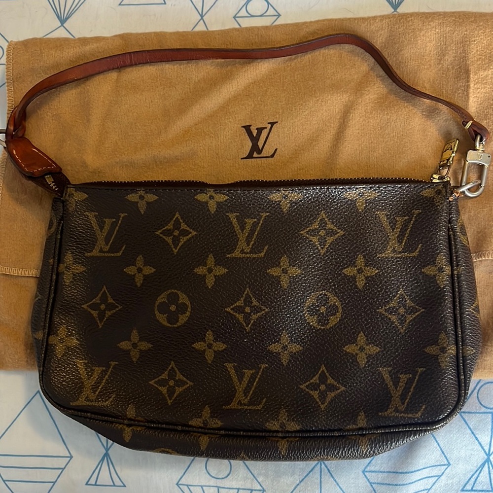 Authentic Louis Vuitton pouchette